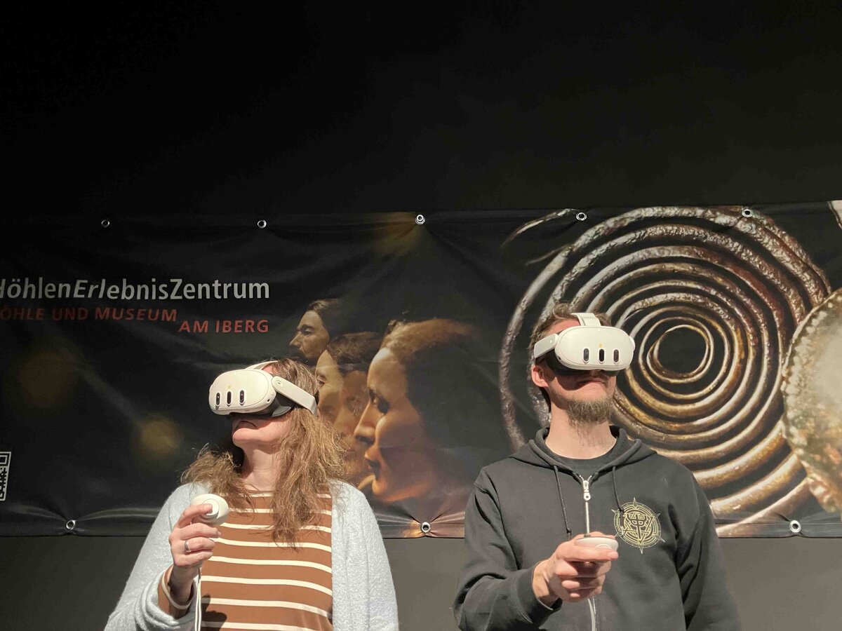 Bild Banner HEZ Höhlenerlebniszentrum mit 3D-Brille